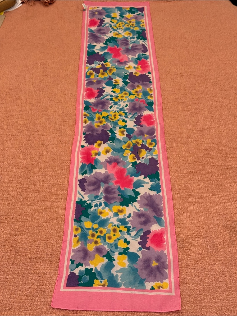 Vintage Italian Scarf - long and narrow Floral print - Picture 4 of 16